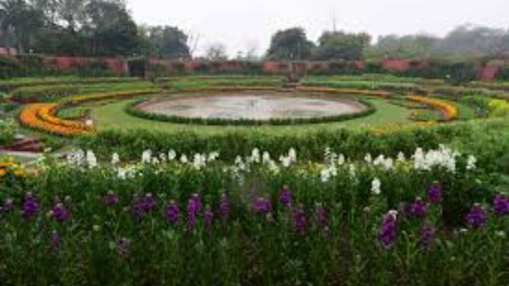 Amrit Udyan Nearest Metro Station